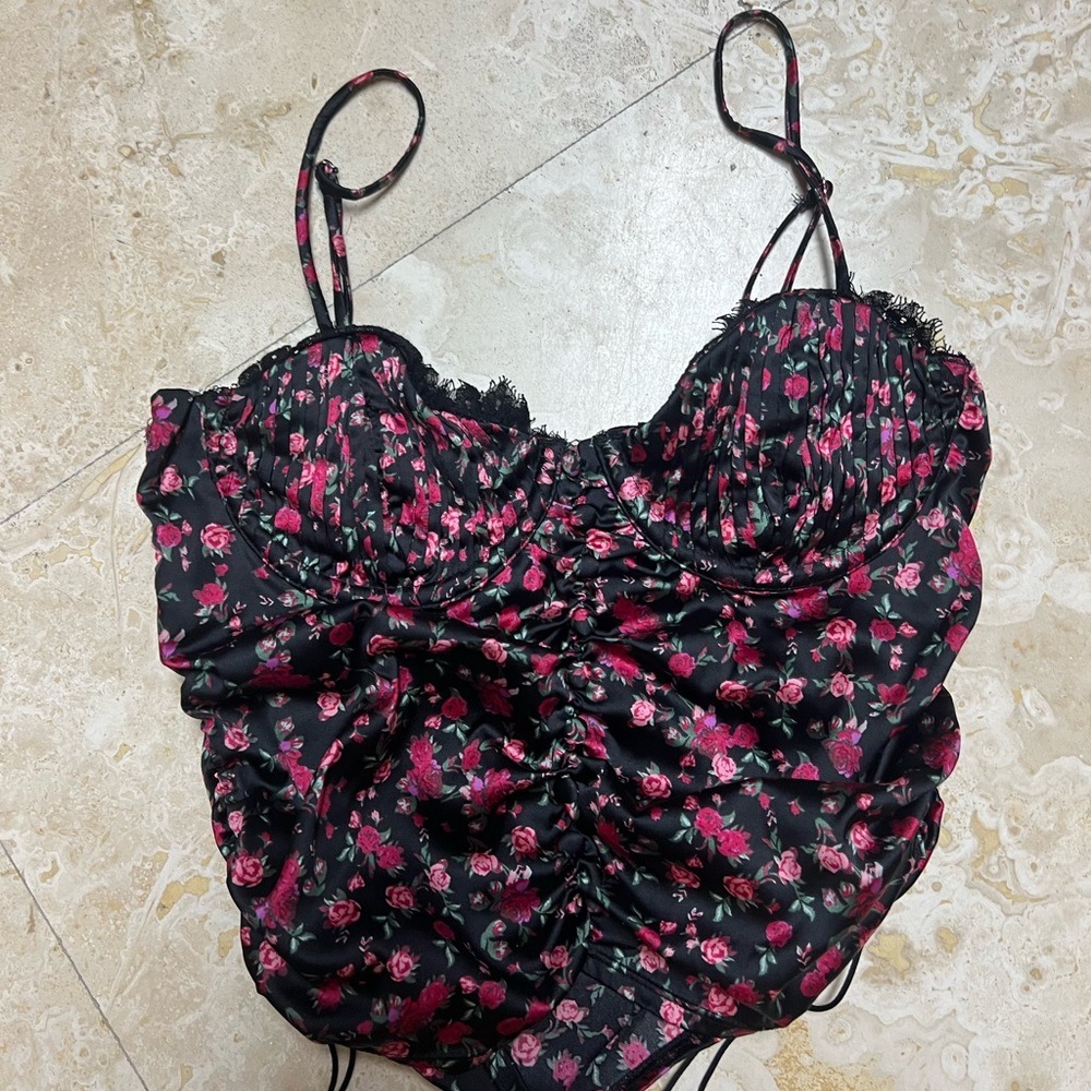 For love and lemons floral top